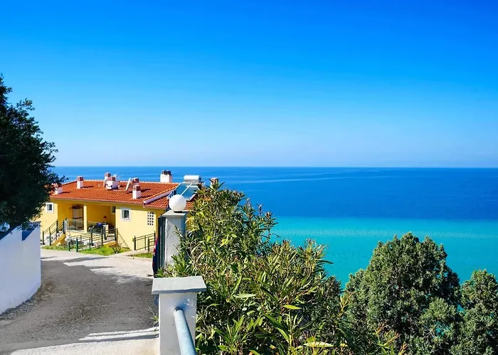 Giotas Sea View Apartment