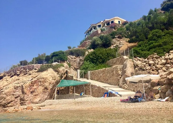 Apartment Giotas Sea View